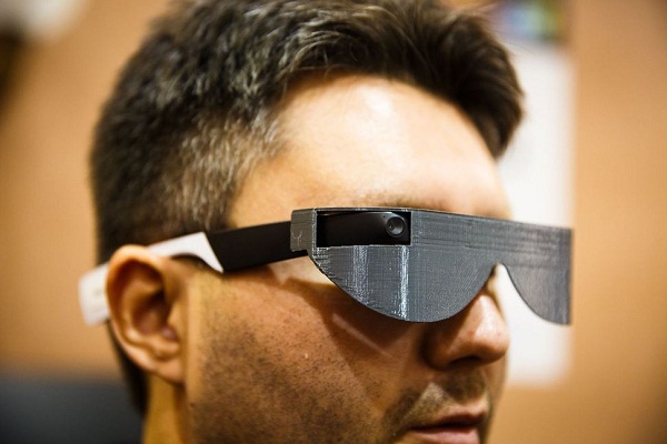 Photo of عینکهای هوشمند باعث شدند آدمهای نابینا دنیا را ببینند