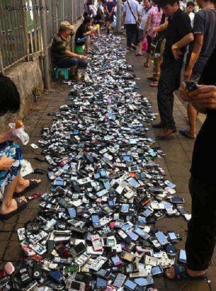 Photo of واکنش بازار موبایل به توقف و ادامه ثبت سفارش واردات موبایل
