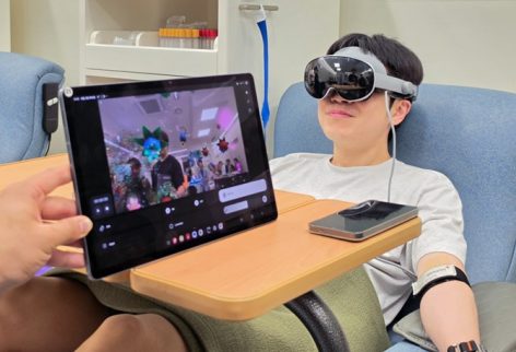 Samsung - Galaxy XR Helps Reimagine Blood Donation Experiences for Donors Worldwide (1)